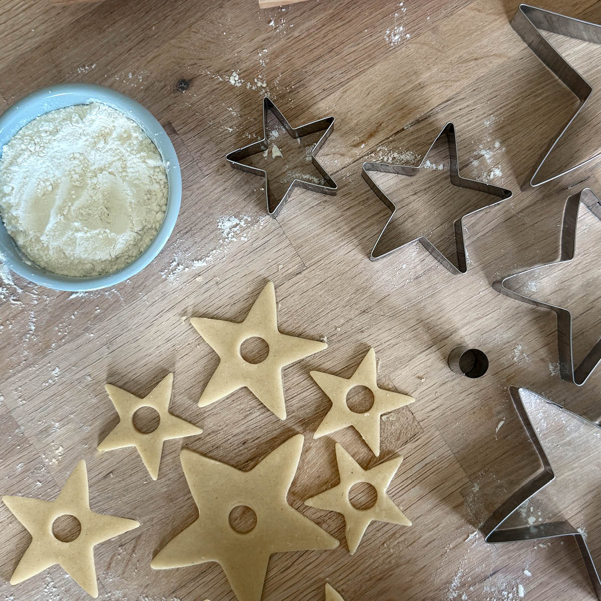 Modern House bAYK pepparkaksformar med ställ stjärna