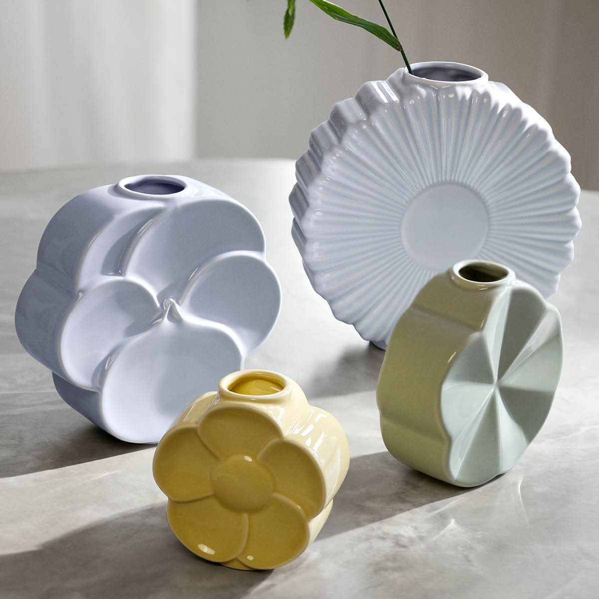 Lyngby Porcelæn Flower vas smörblomma 11,5 cm sand