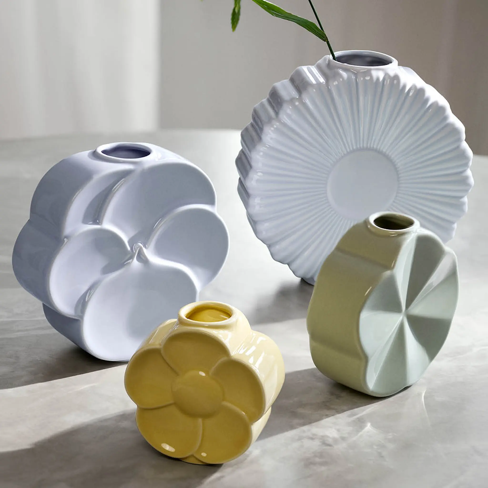 Lyngby Porcelæn Flower vas smörblomma 11,5 cm sand