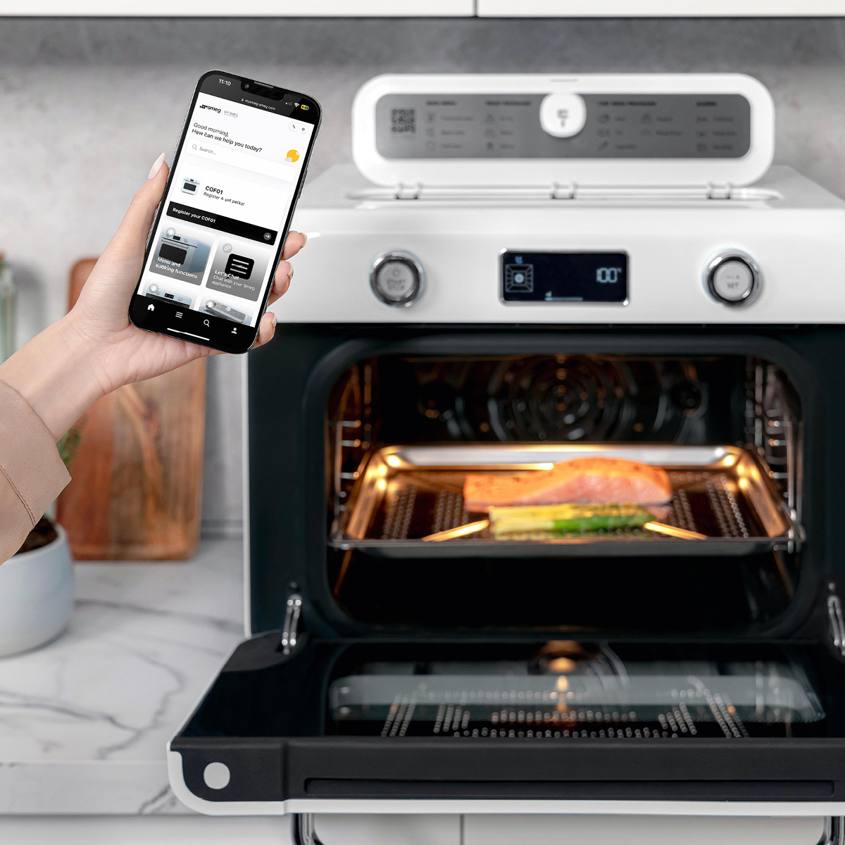 Smeg Frittstående dampovn COF01 hvit