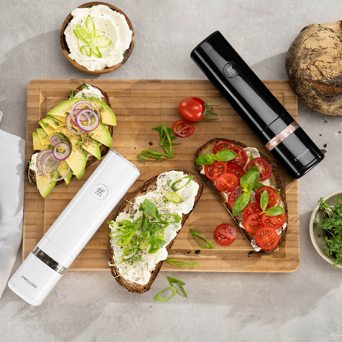 Zwilling Enfinigy elektrisk salt- och pepparkvarn 21,3 cm svart