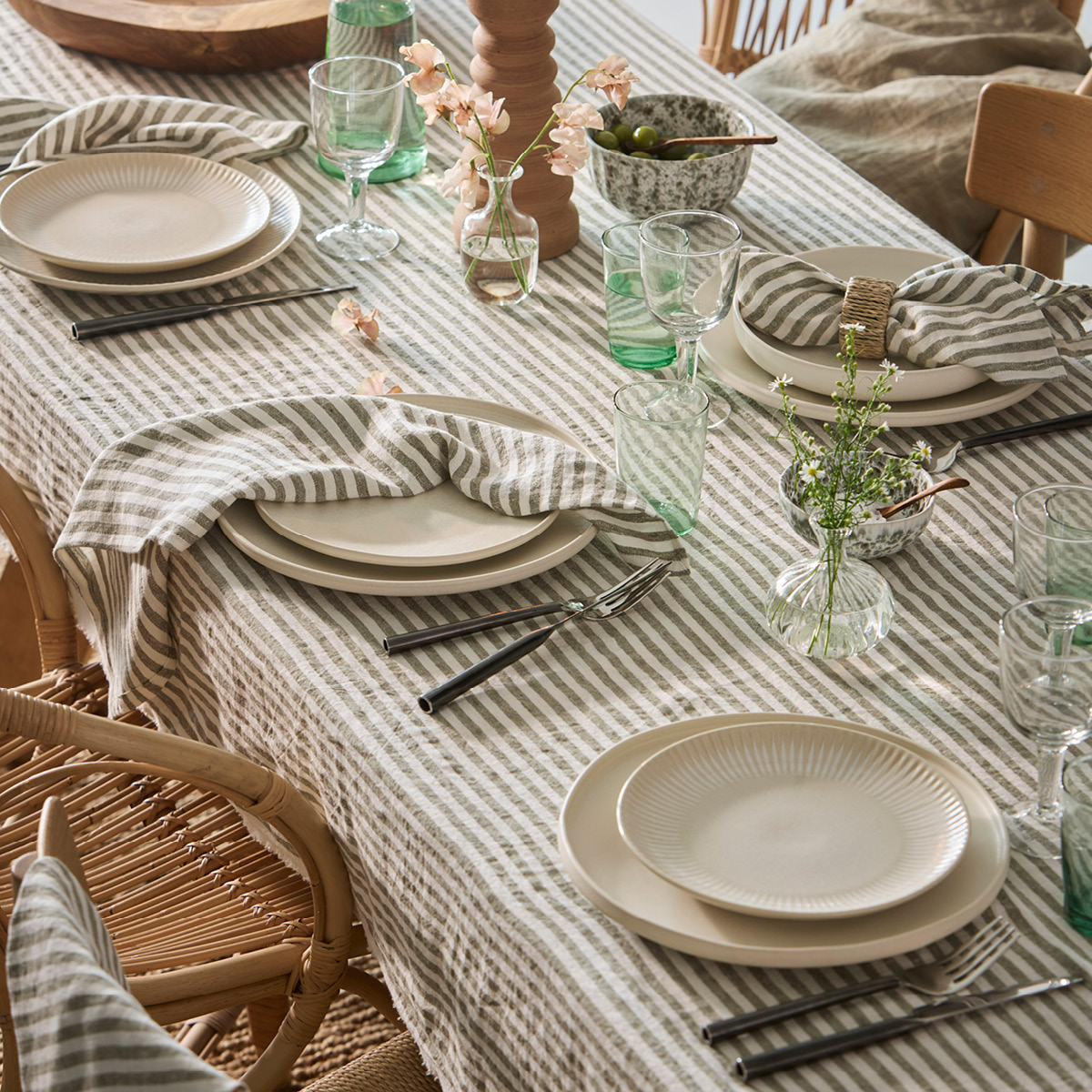 Tell Me More Leon duk 145x330 cm Seagrass