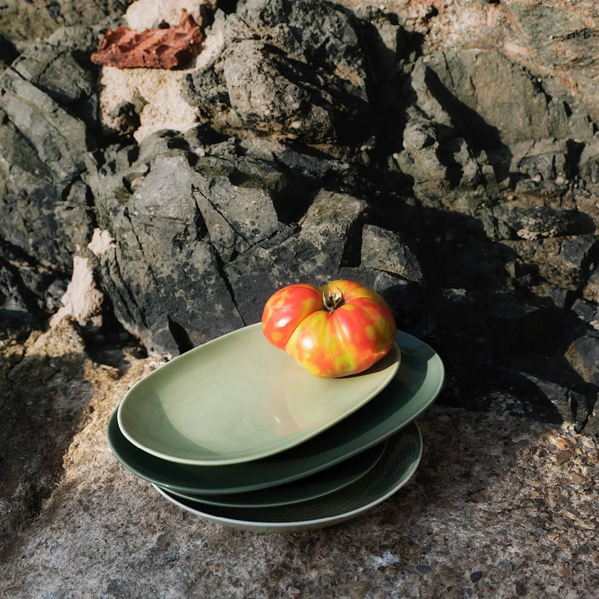 Arabia 24h oval tallerken 22x32 cm vintergrønn