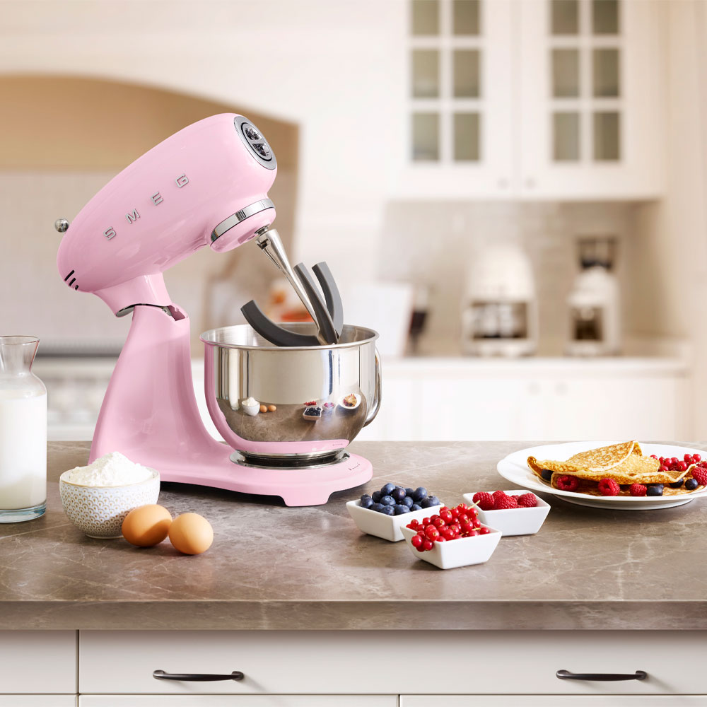 Smeg Kjøkkenmaskin SMF03 4,8 L rosa