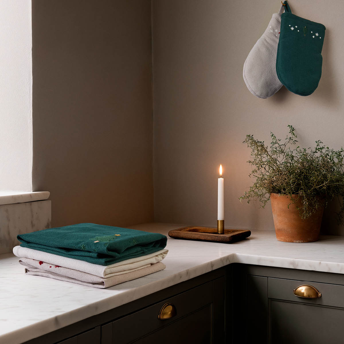 Juna Christmas Fable kökshandduk 50x70 cm cream