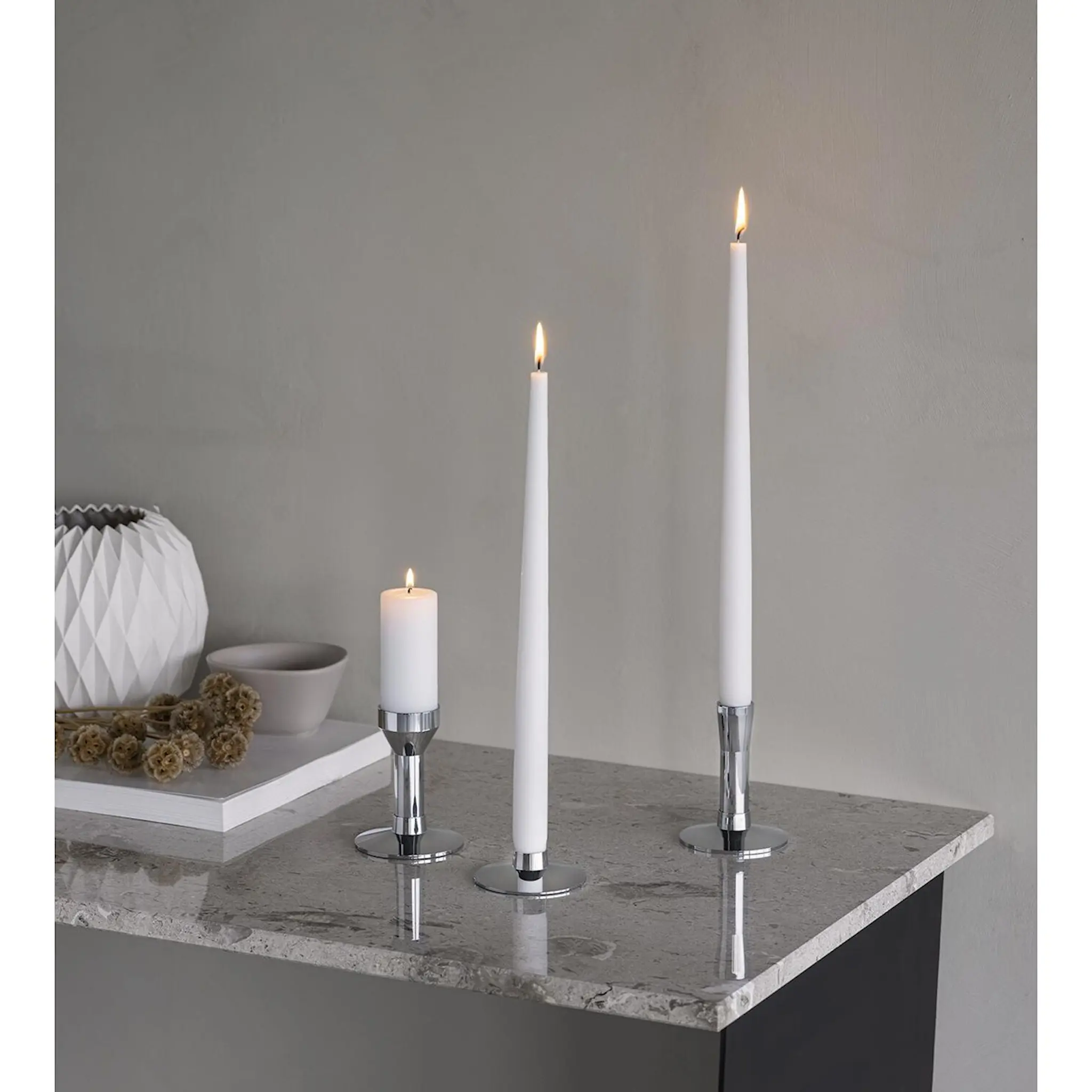 LIND DNA Curve Plinth Kynttilänjalka 2,2 cm Kromi