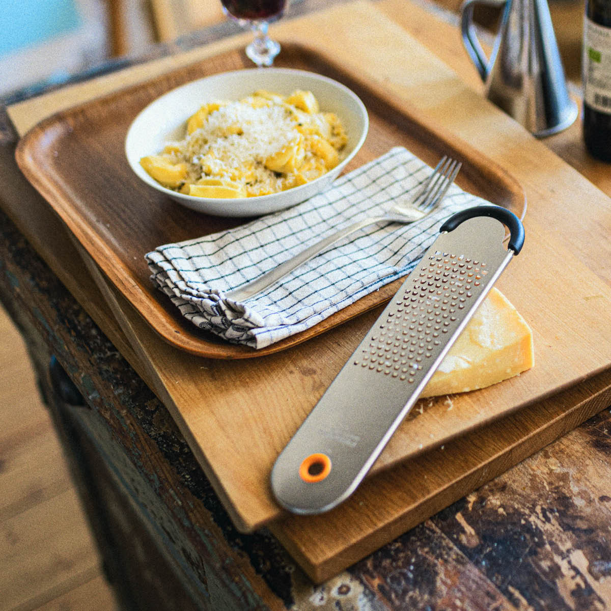 Fiskars Functional Form rivjern fint 30,7 cm svart/rustfritt stål