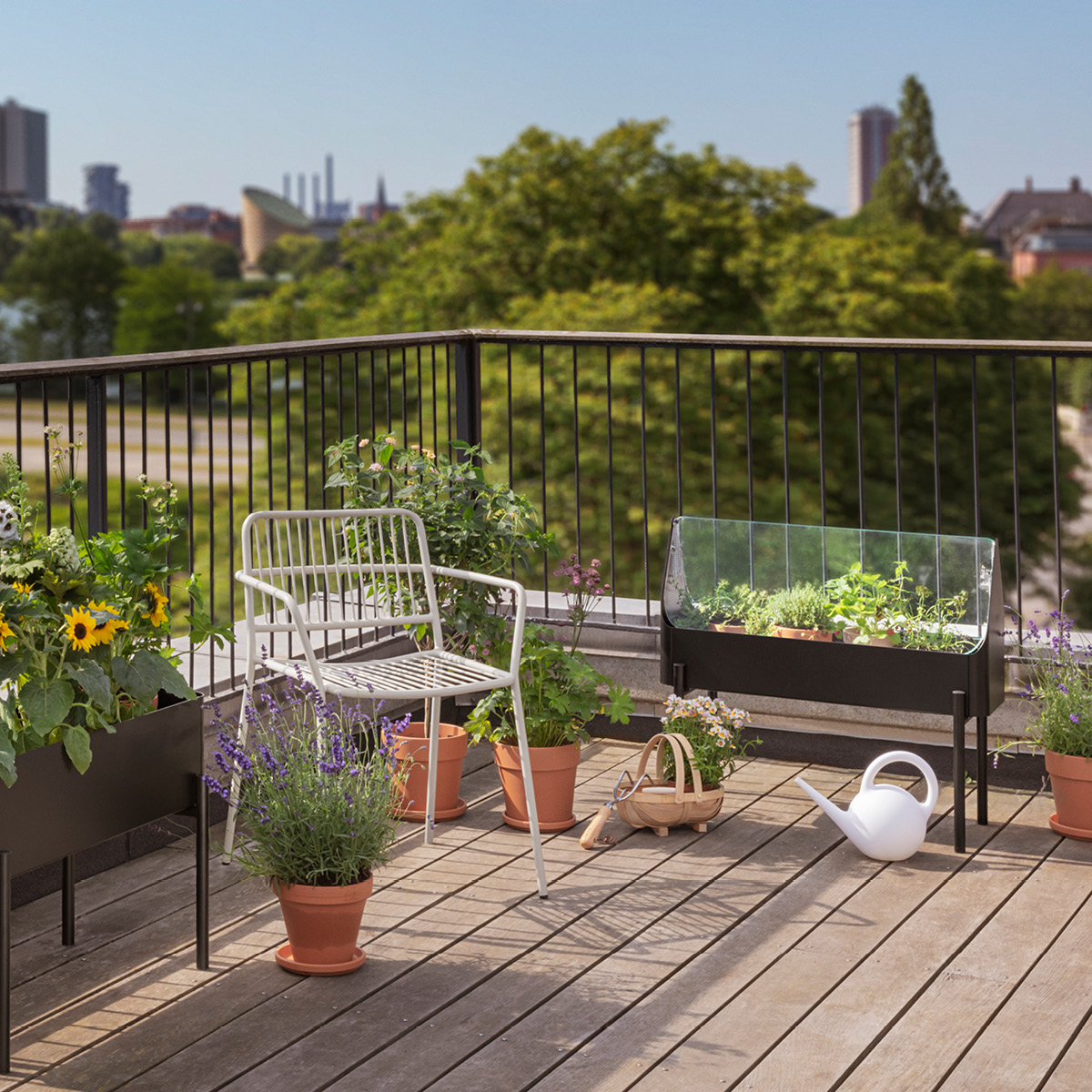 Eva Solo Simply Grow Kasvilaatikko 33x80x73 cm Musta