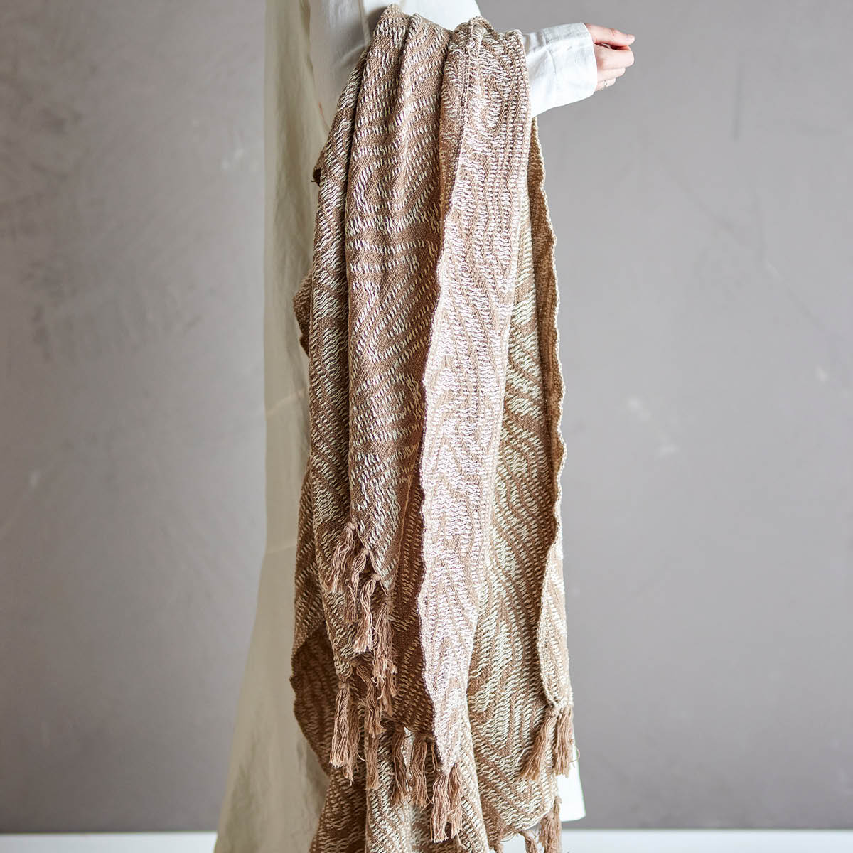 Bloomingville Pledd Okapi 160x130 cm brun