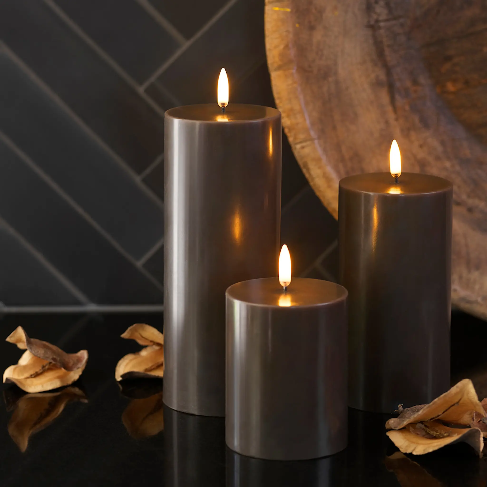 Uyuni Lighting Halvor Bakke LED blockljus 7,8x10 cm mörkgrå