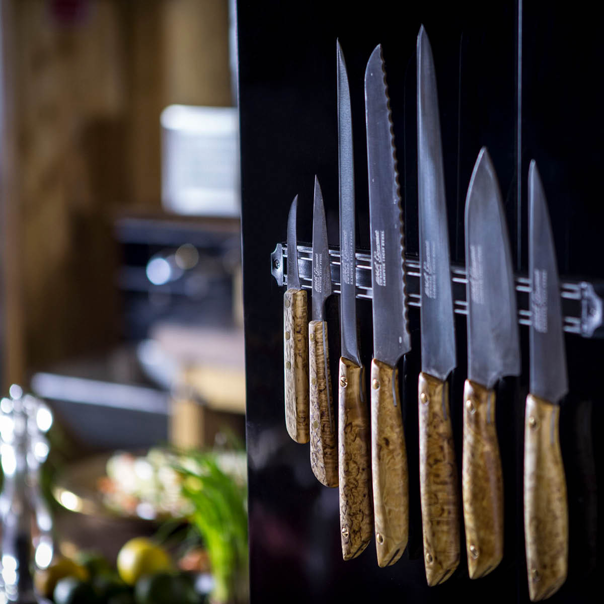 EKA Gourmet gavesett trancherkniv 22,6 cm og tranchergaffel masurbjørk/rustfritt stål