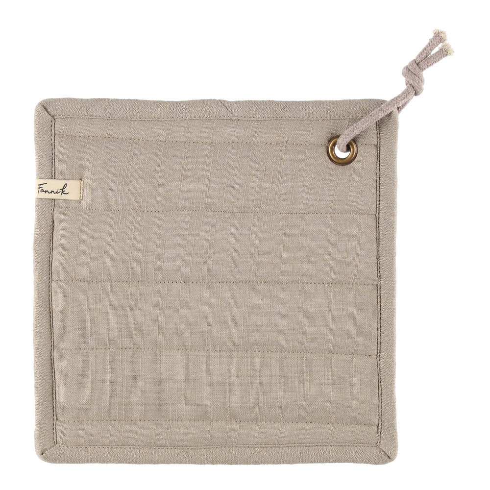 Fanni K Raitti grytlapp 24x24 cm sand