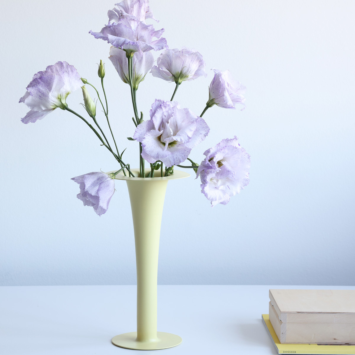 Design Letters Trumpet vase/lysestake 24 cm gul