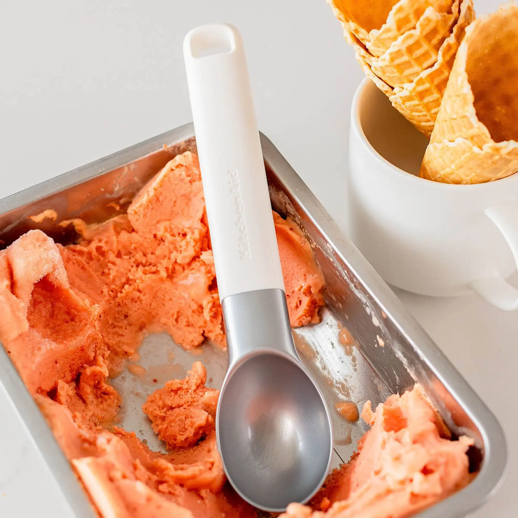 KitchenAid KitchenAid Classic Jäätelökauha 21 cm Porcelain White