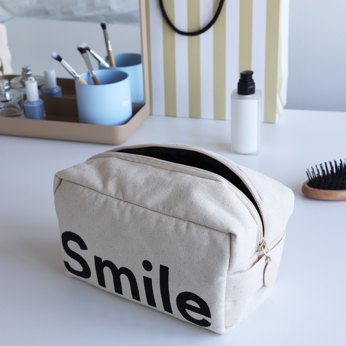Design Letters Cavita Travel Toilettilaukku Smile 21x10 cm Beige