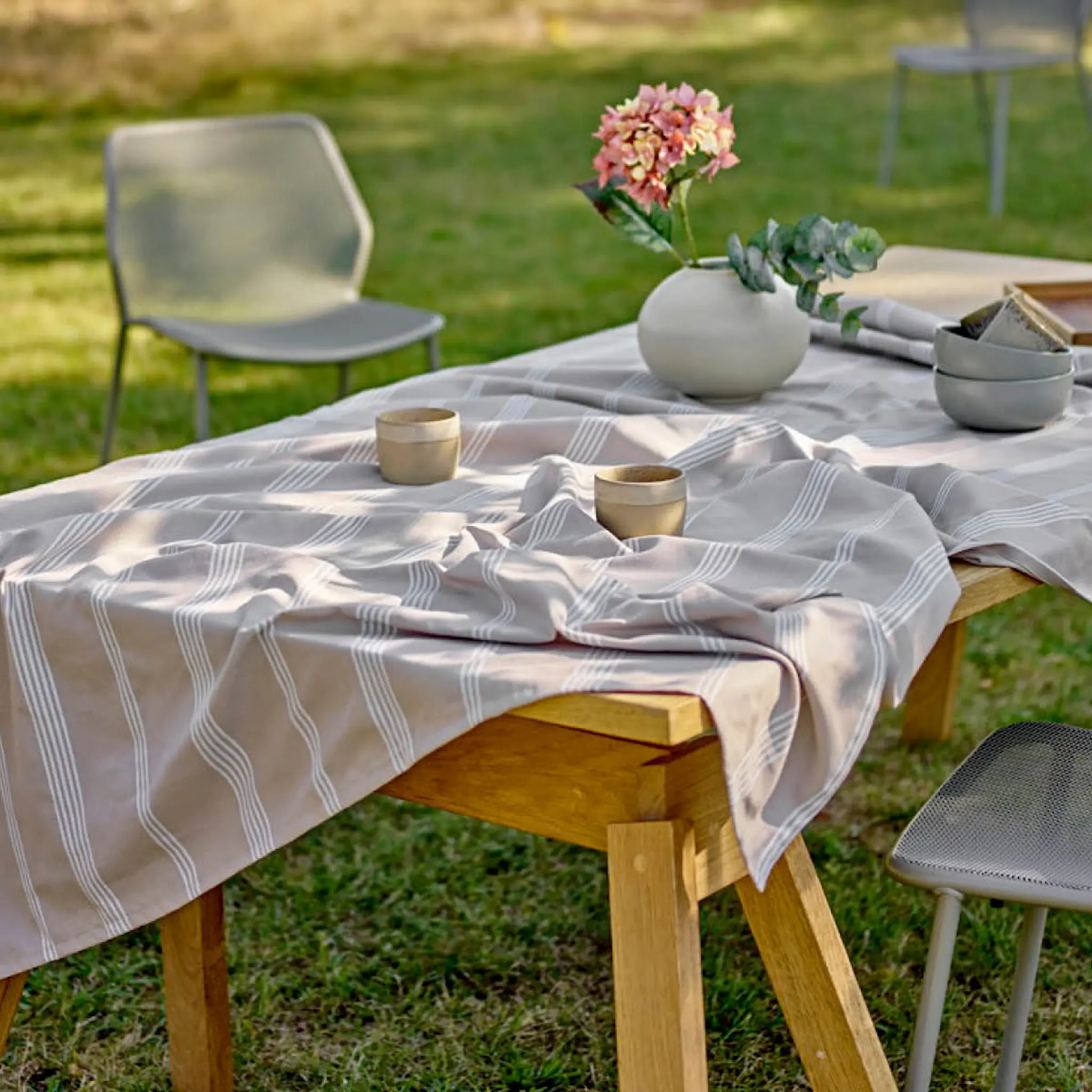 Zone Denmark Moments duk 140x270 cm natur