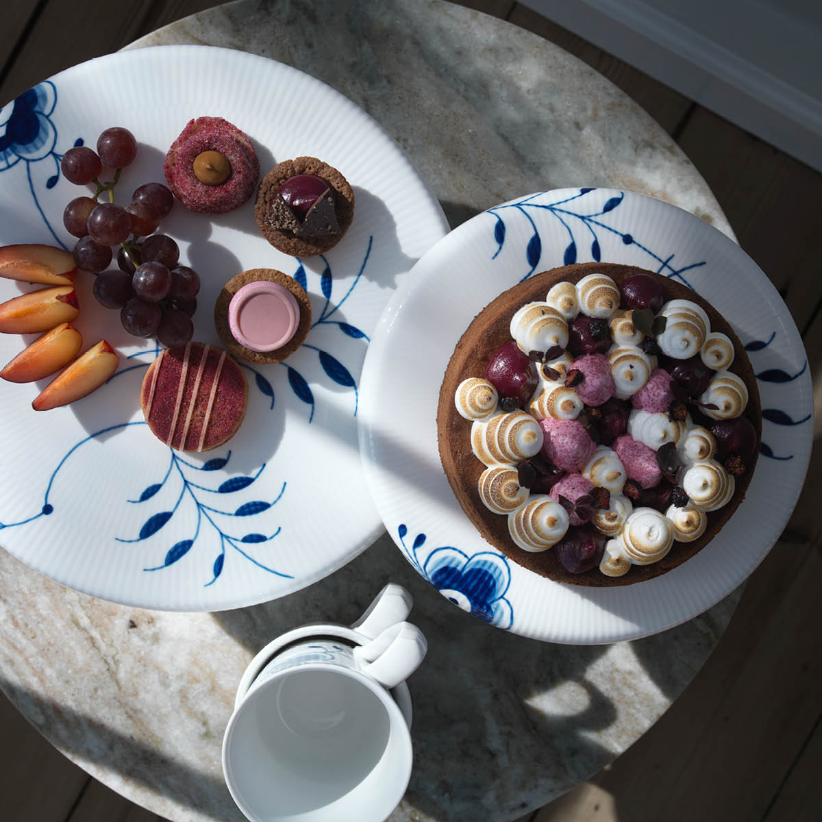 Royal Copenhagen Blue Fluted Mega Fat på fot 29,5 cm