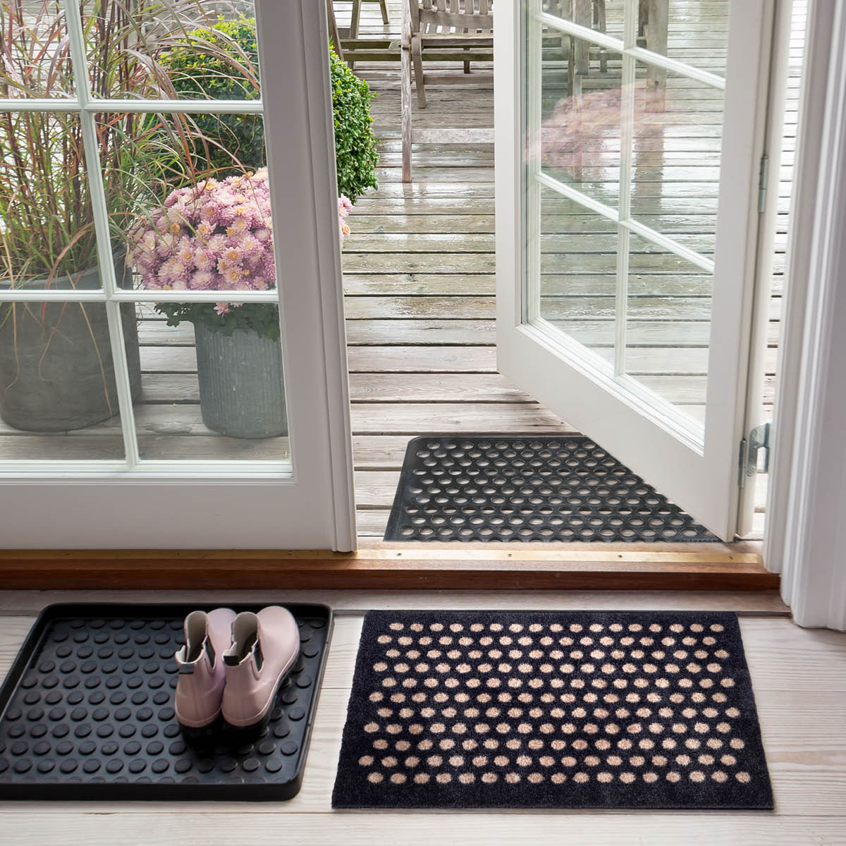 Tica Copenhagen Dot dörrmatta gummi 40x60 cm svart