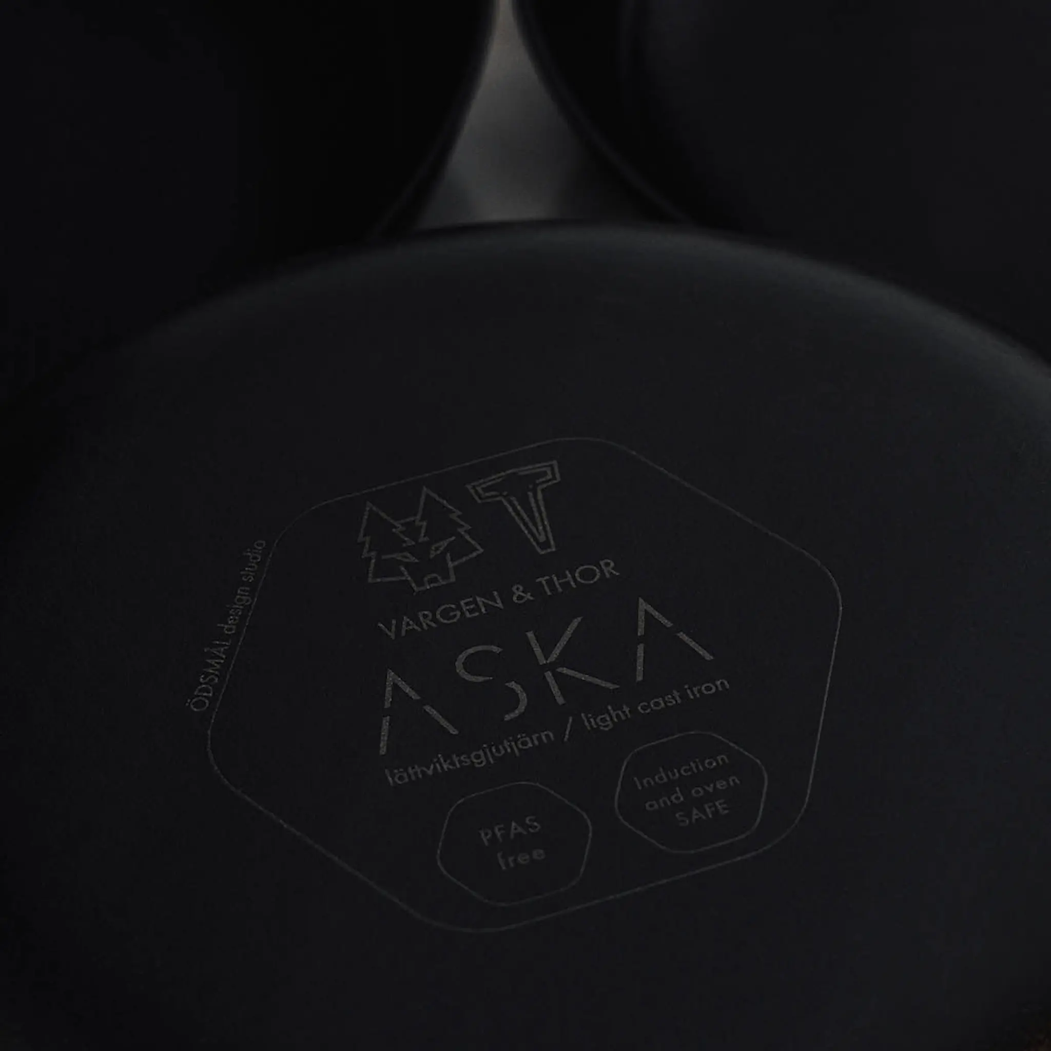 Vargen & Thor Aska gjutjärnspanna 28 cm svart