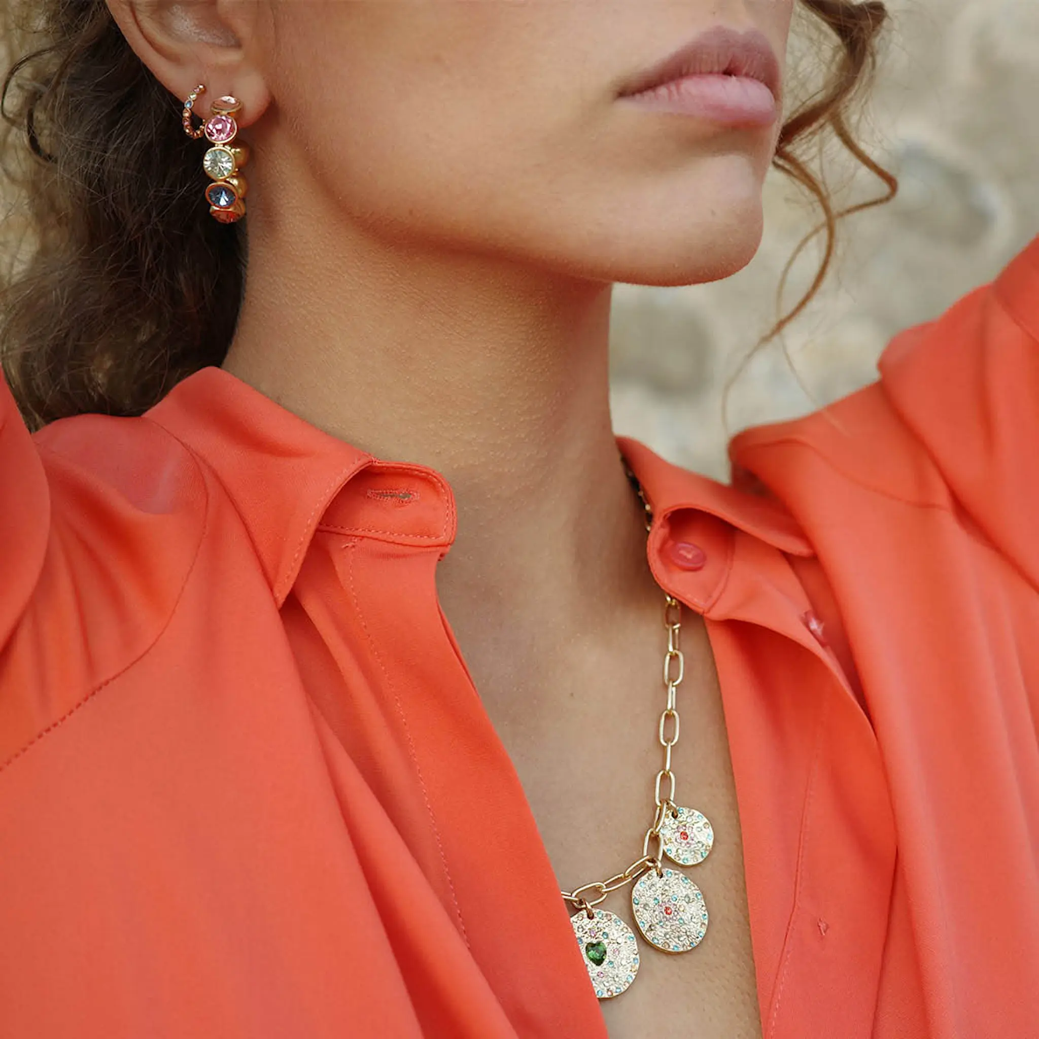 A&C Oslo AS Vibrance örhängen små guld/multi