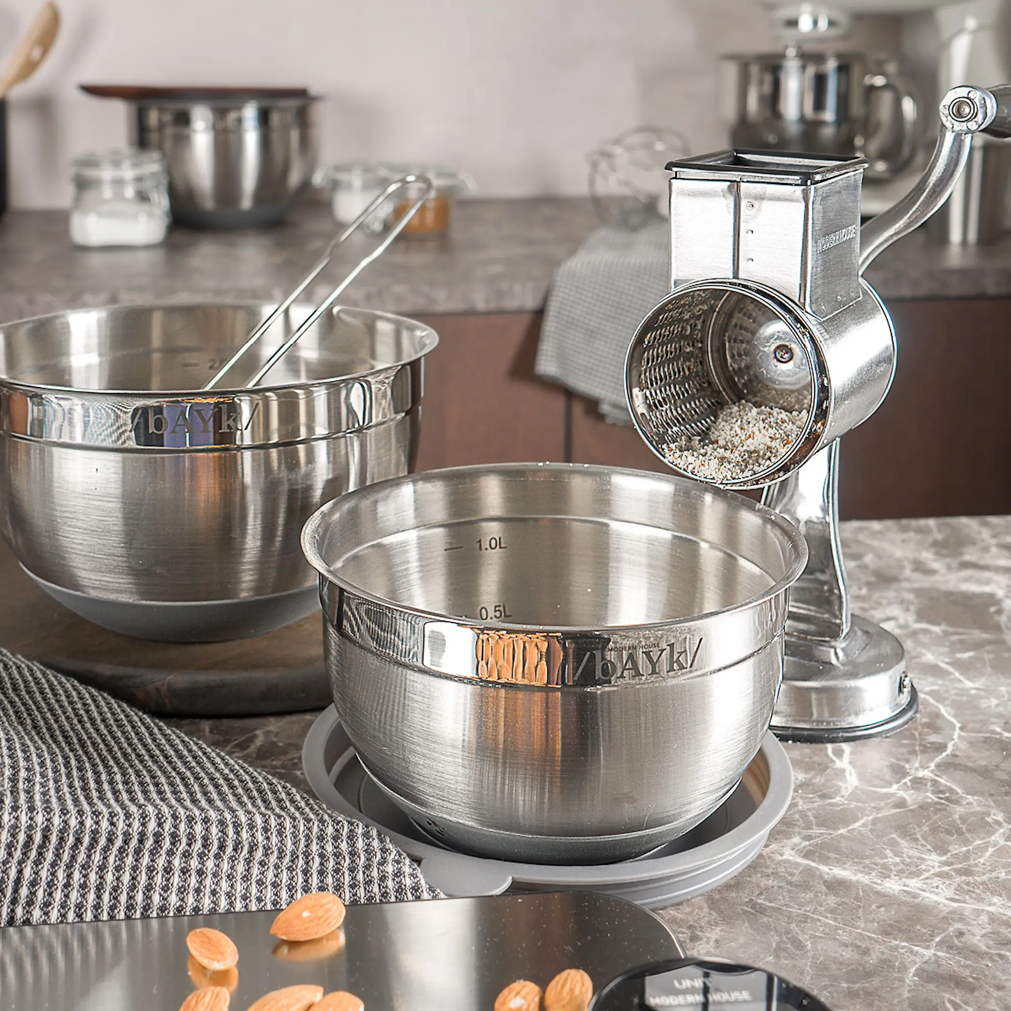 Modern House bAYk Traditionell Mantelimylly