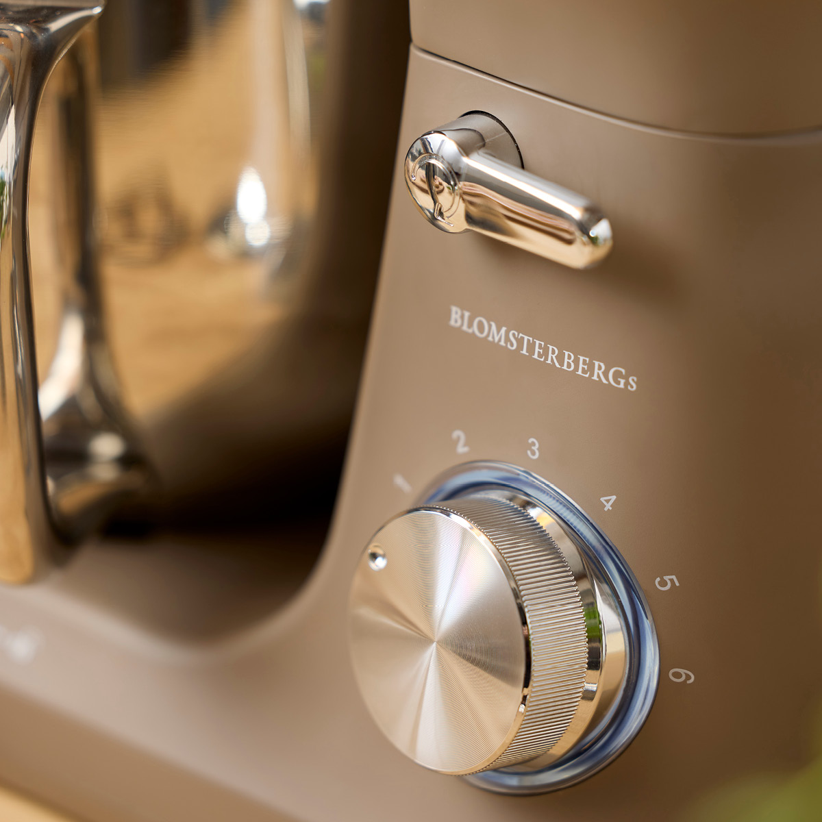 Blomsterberg Köksmaskin 800W latte
