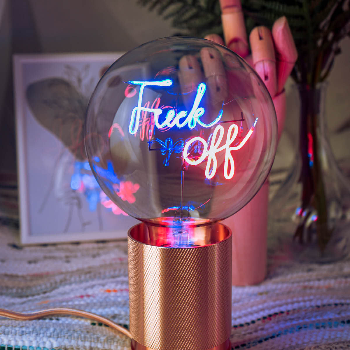 Elements Lighting MITB glödlampa LED 17 cm Fuck Off blå/röd