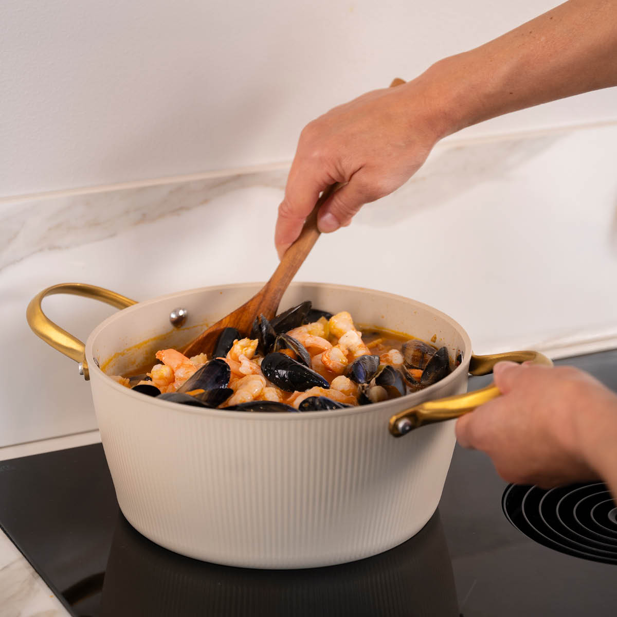 Maku Kitchen Life Kasserolle med glasslokk 4,4L 24 cm beige