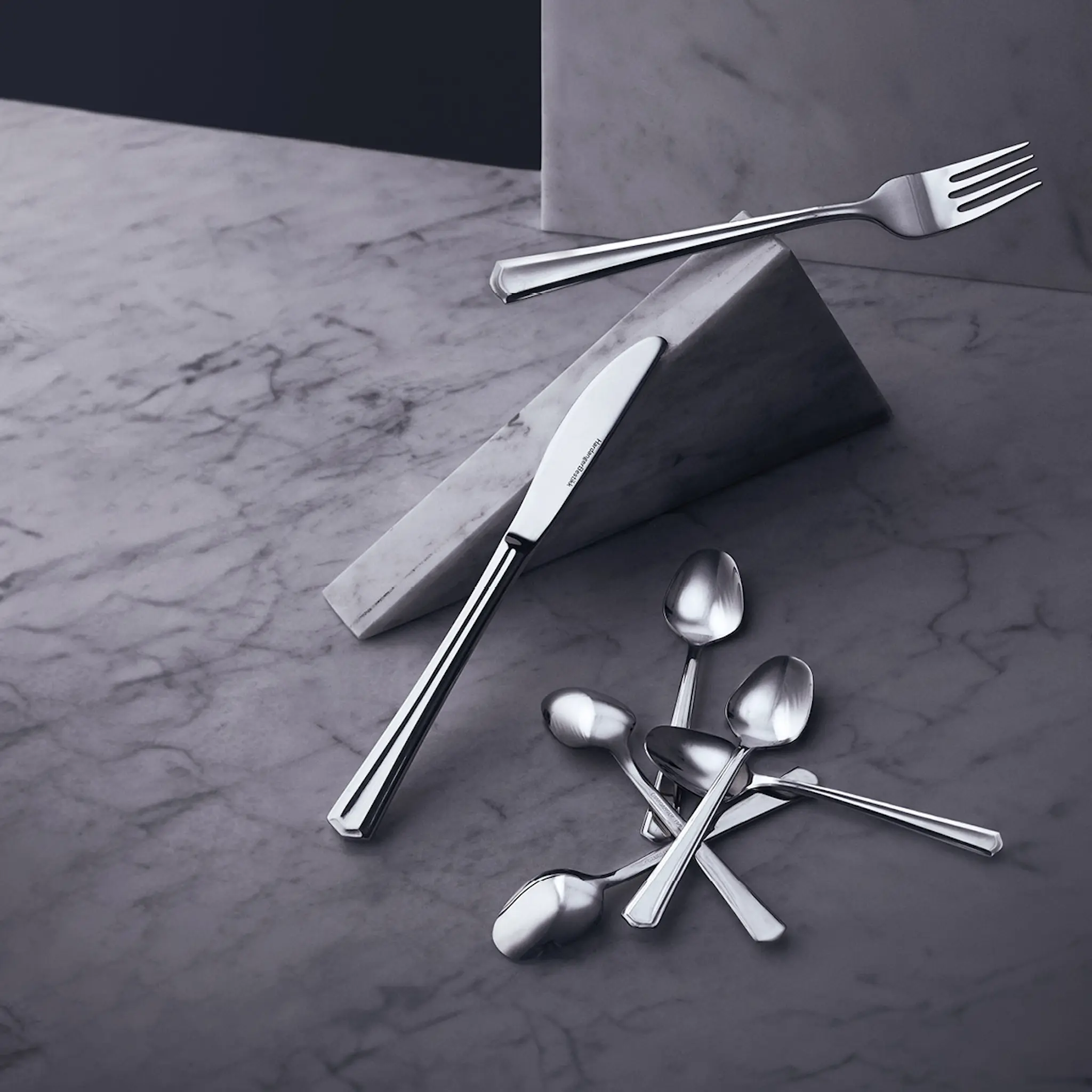 Hardanger bestikk Mira dessertskje 15,15 cm hover