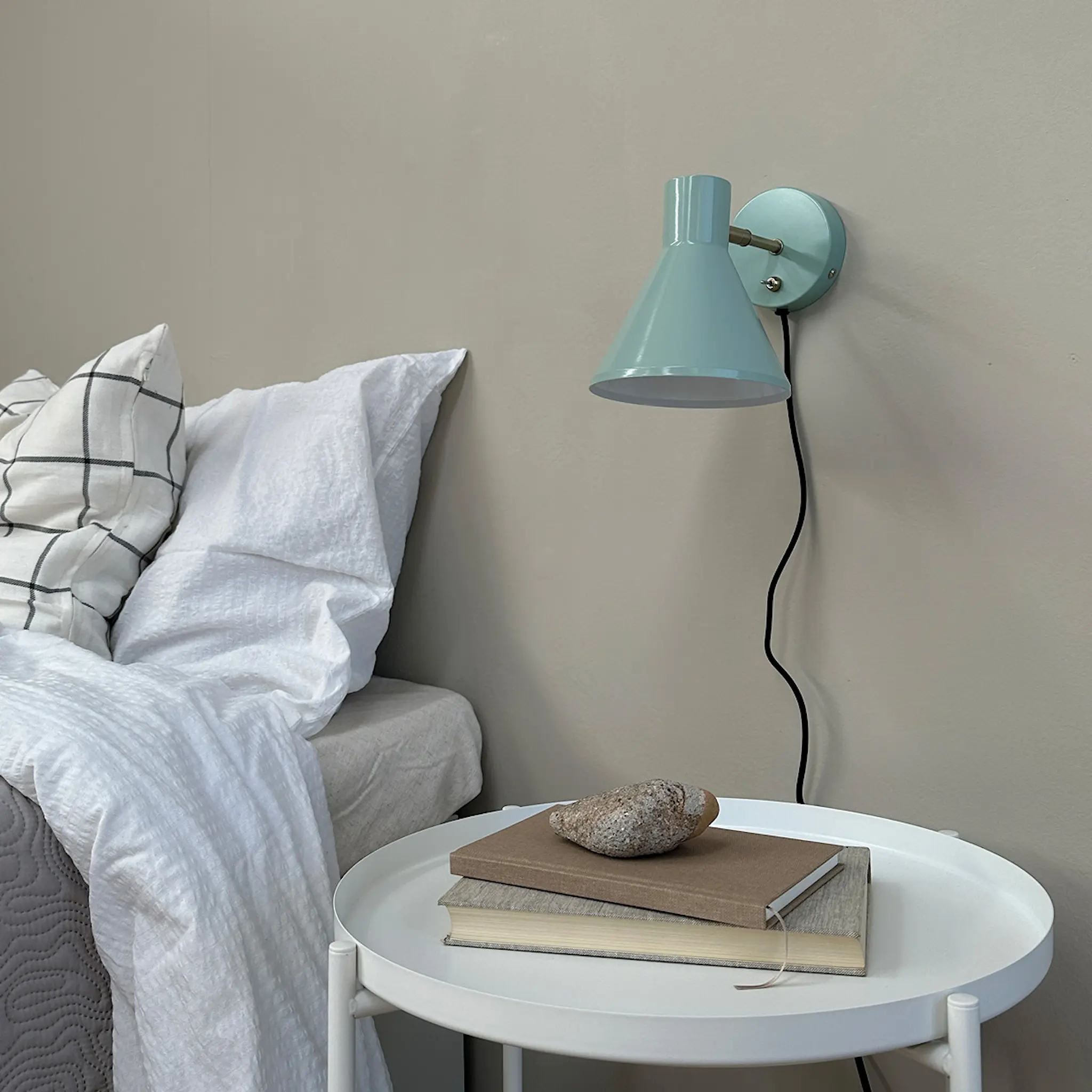 Dyberg Larsen Sleep vägglampa 17 cm mint