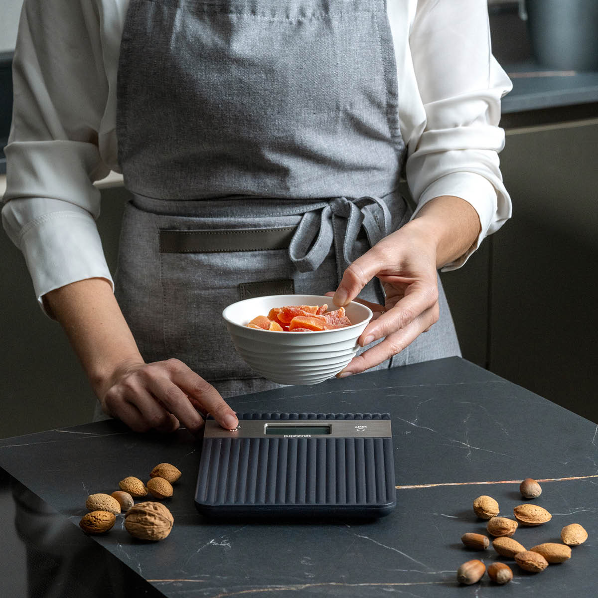 Guzzini Sous Chef digital köksvåg upp till 5 kg grå