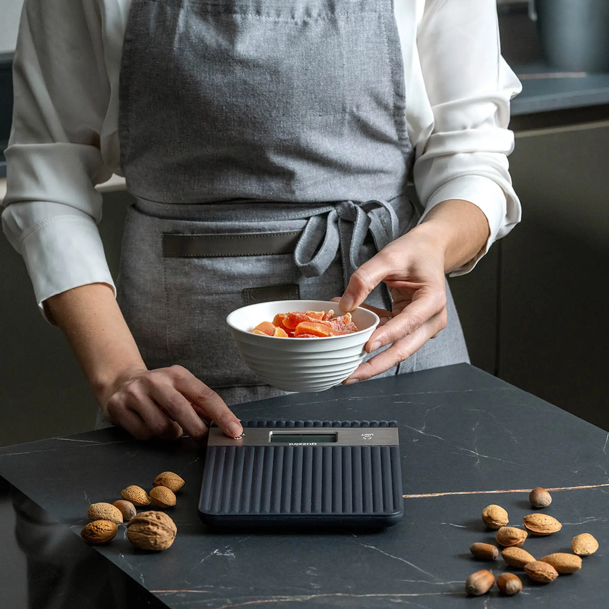 Guzzini Sous Chef digital köksvåg upp till 5 kg grå