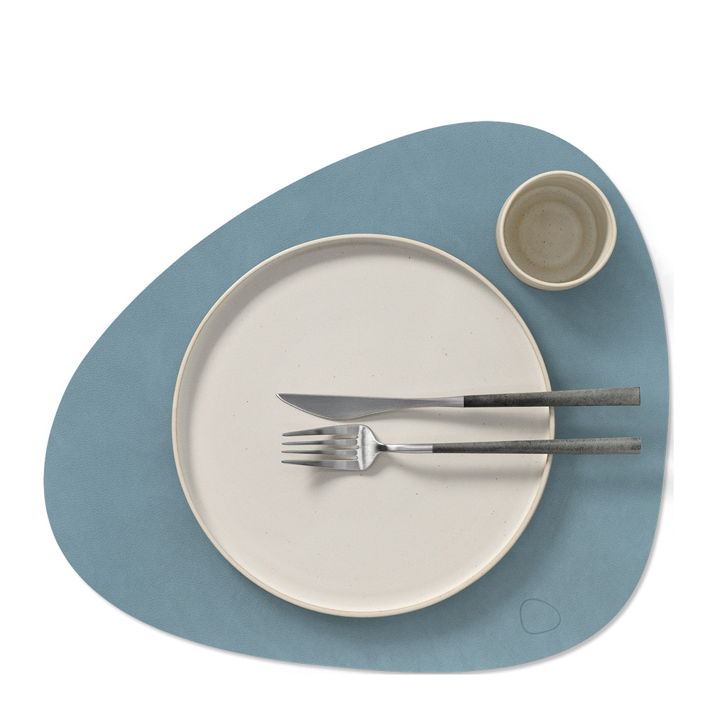 LIND DNA Nupo Curve bordbrikke 37x44 cm lyseblå