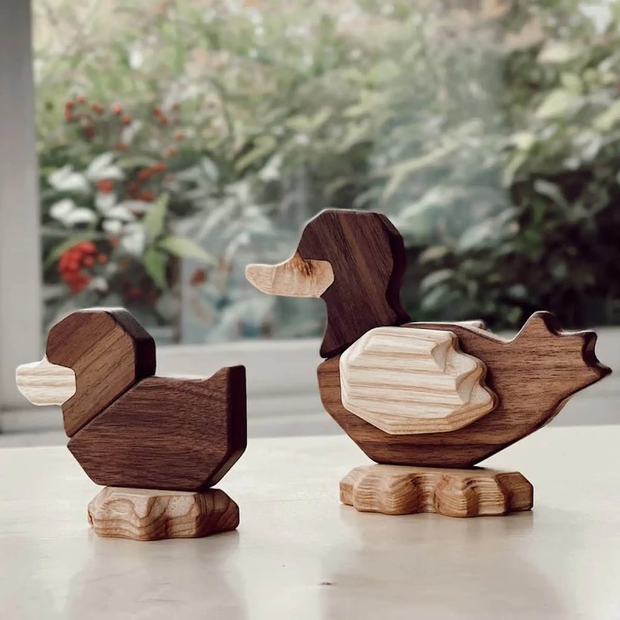 FableWood Puufiguuri Ankka 11 cm Pähkinä/Saarni