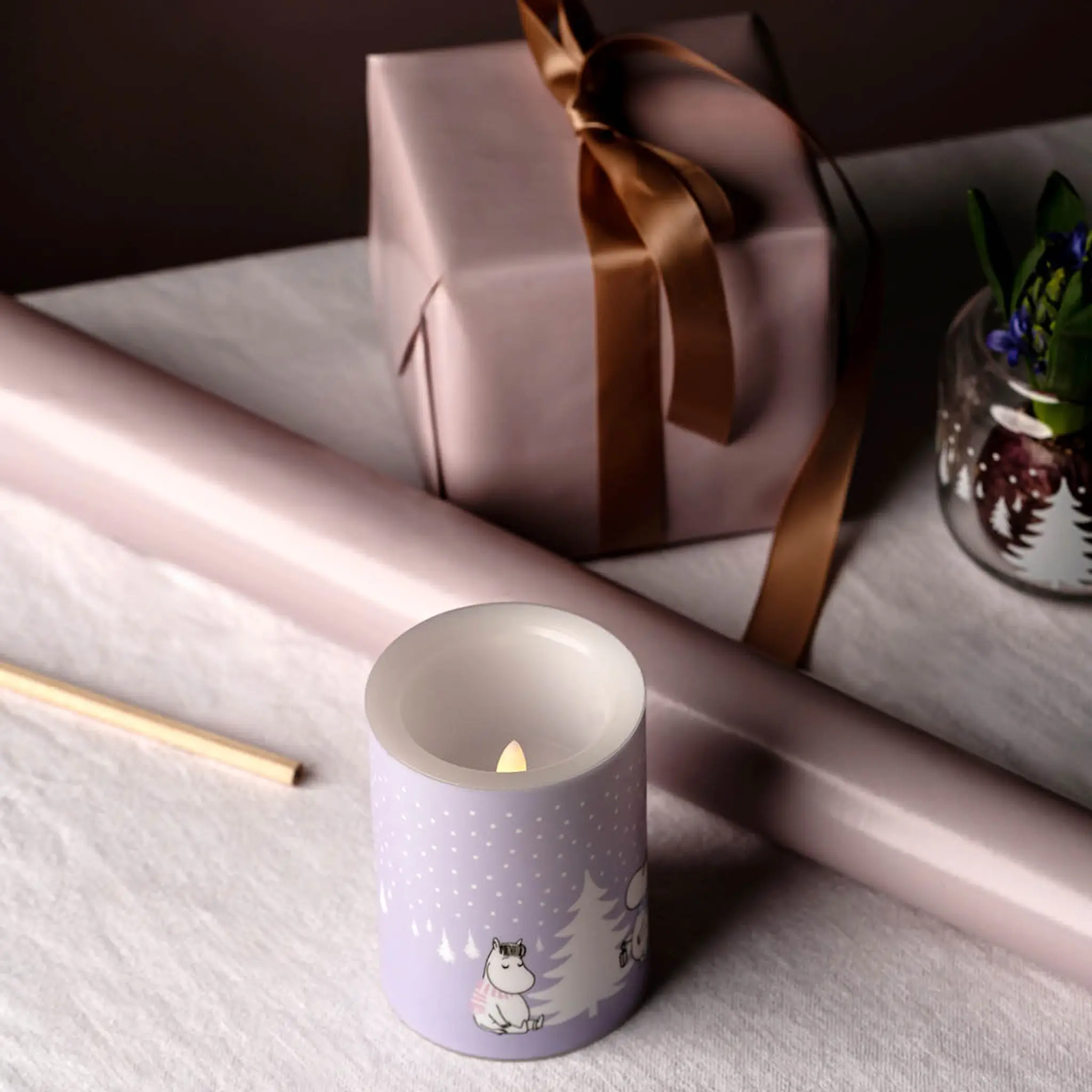 Muurla Mumin LED blockljus 10 cm Snöfall lila