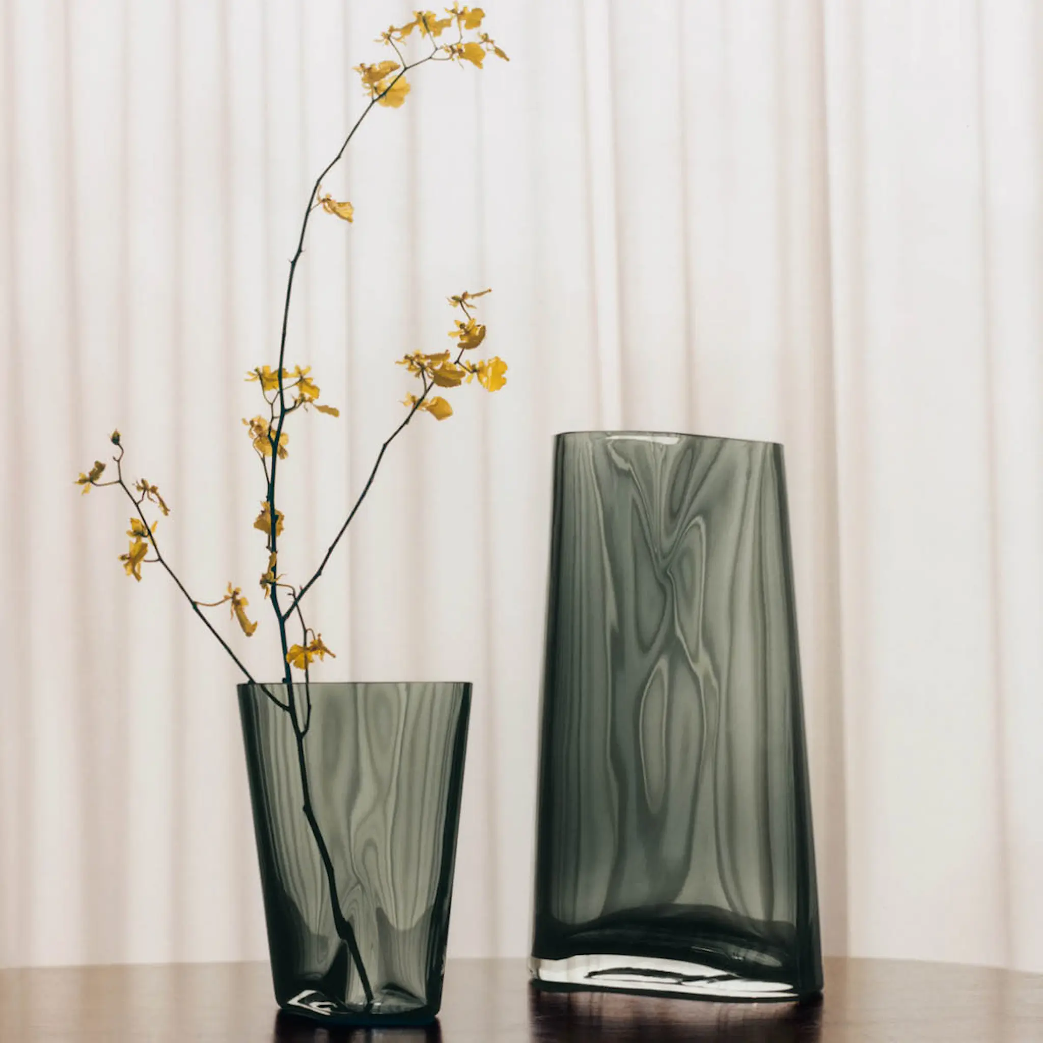 Georg Jensen Lituus vase medium 24 cm røkfarget glass