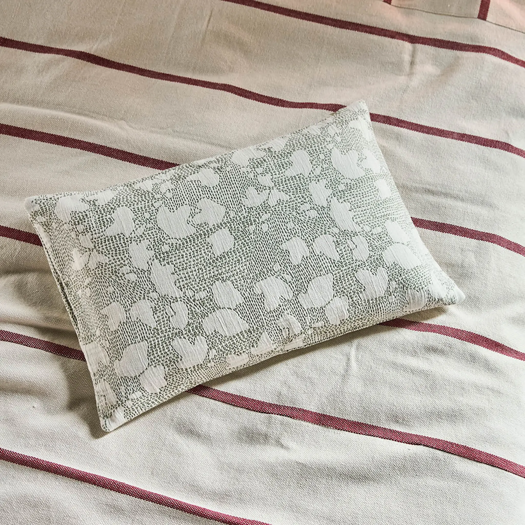 House Doctor Mori kuddfodral 60x40 cm offwhite/kaki