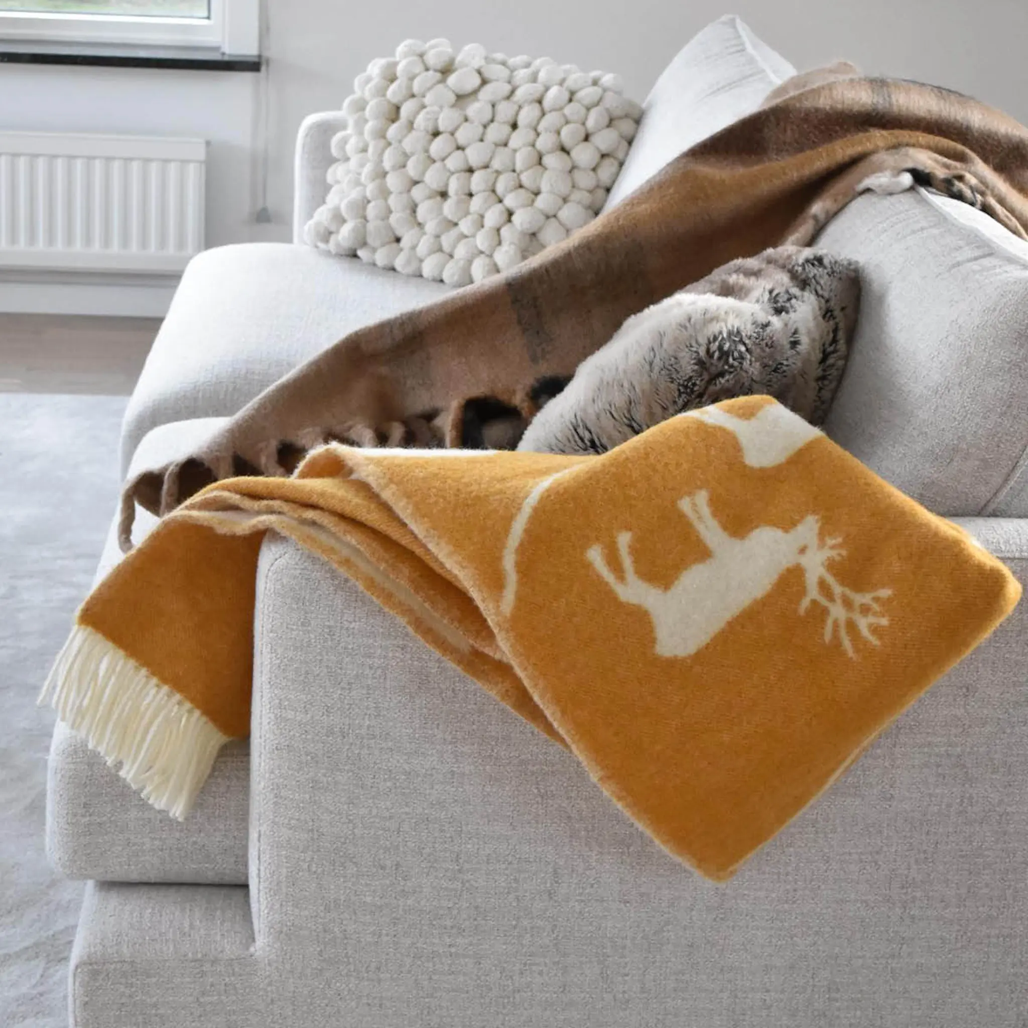 Arvidssons Fjällvandring ullpläd 130x170 cm guld