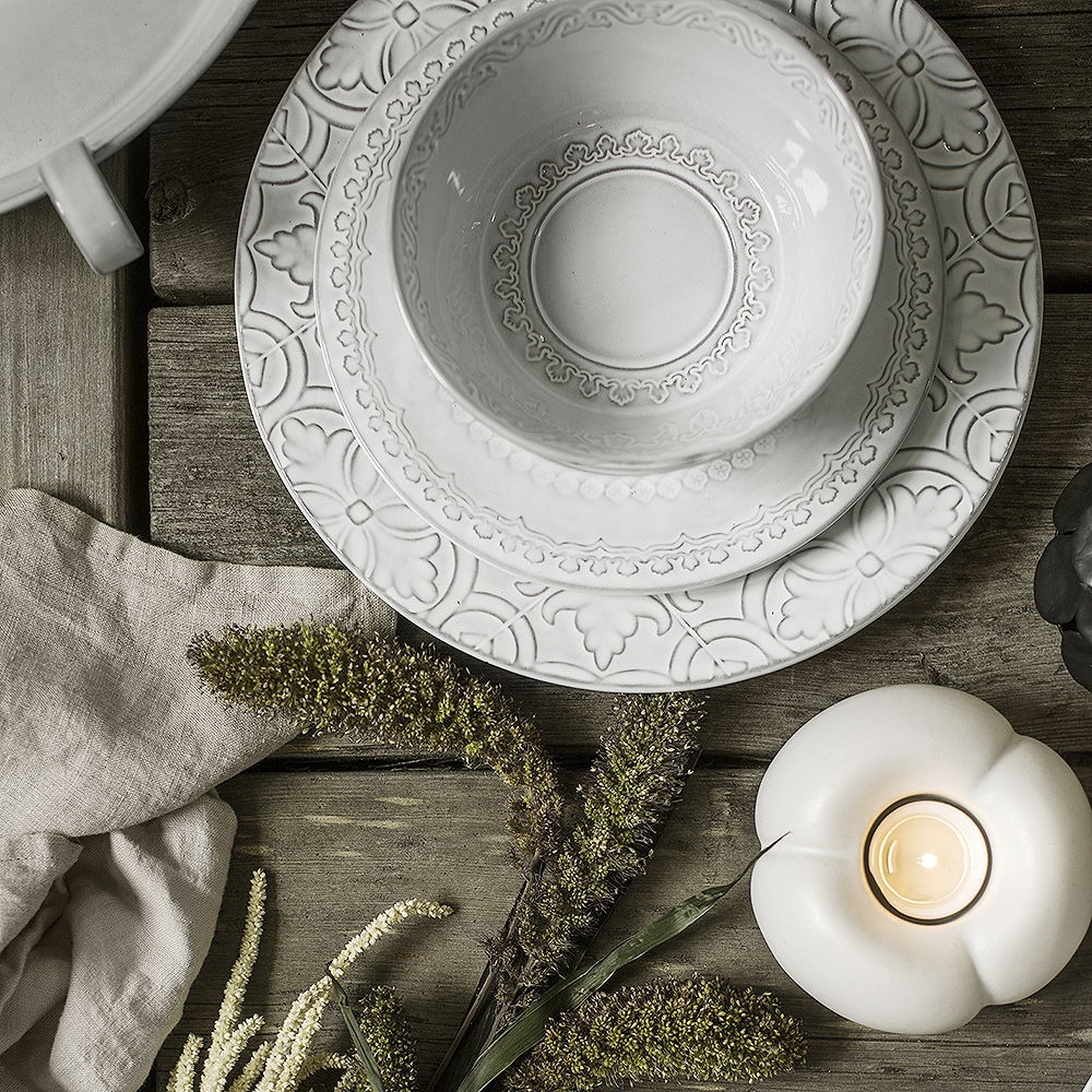 Bordallo Pinheiro Rua Nova Kulho 12 cm Antiikinvalkoinen