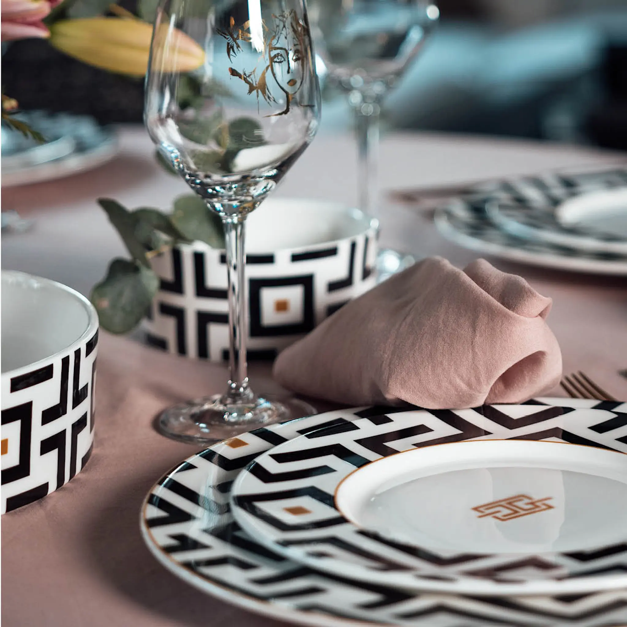 Carolina Gynning DECO Black Lautanen 29 cm