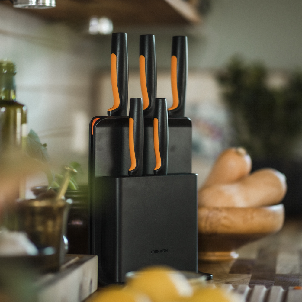 Fiskars Functional Form Knivblock med 5 knivar Svart