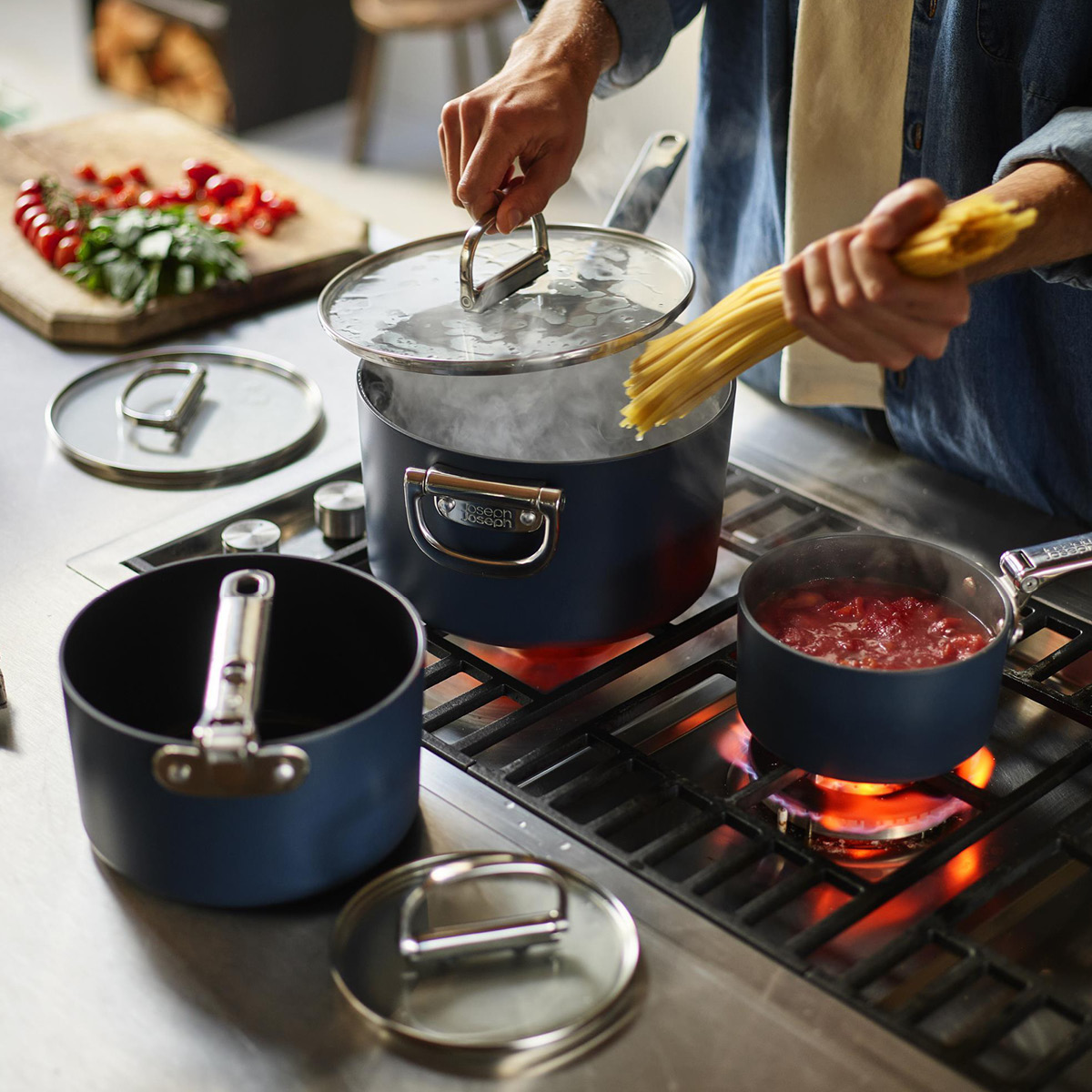 Joseph Joseph Space kastrull med lock 5,1 L 23 cm midnight blue