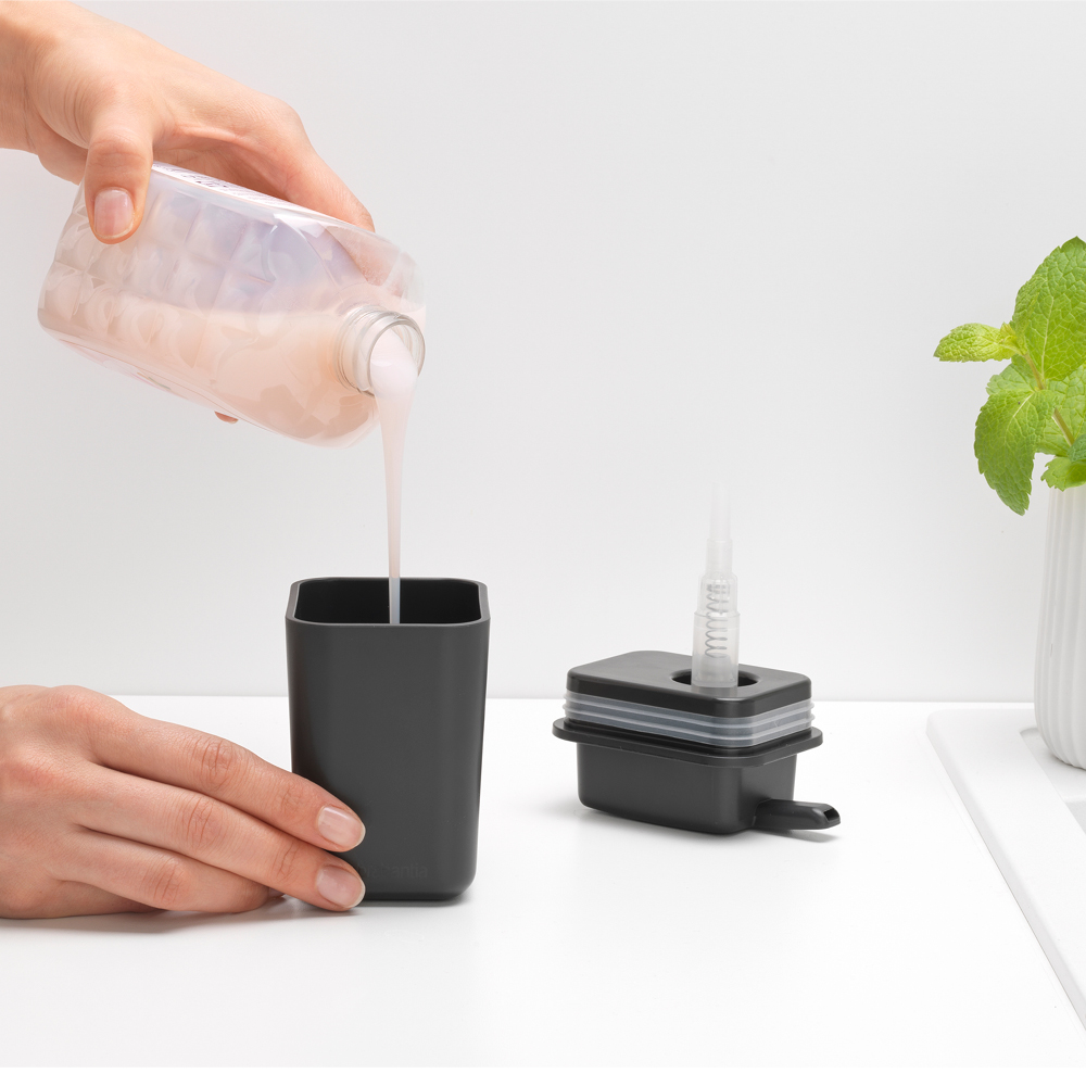 Brabantia SinkSide såpepumpe 200 ml mørk grå