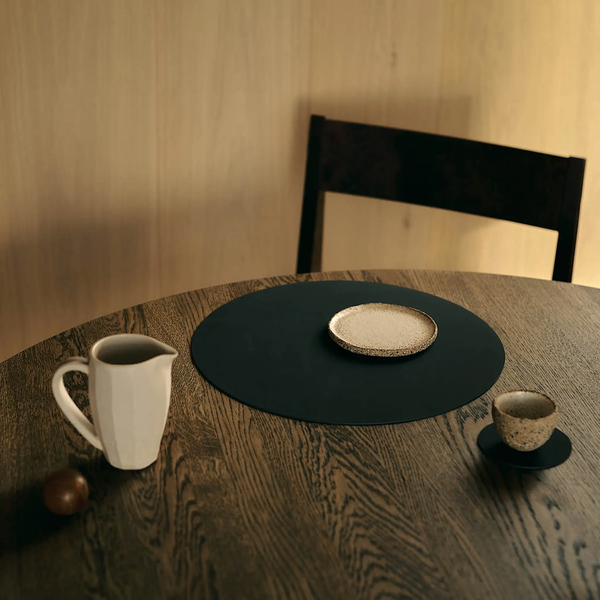 LIND DNA Circle Nupo bordstablett 38 cm Black Ink