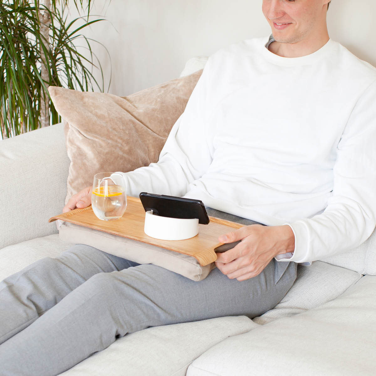 Bosign Laptray knäbricka 43x23 cm pilträ/sand