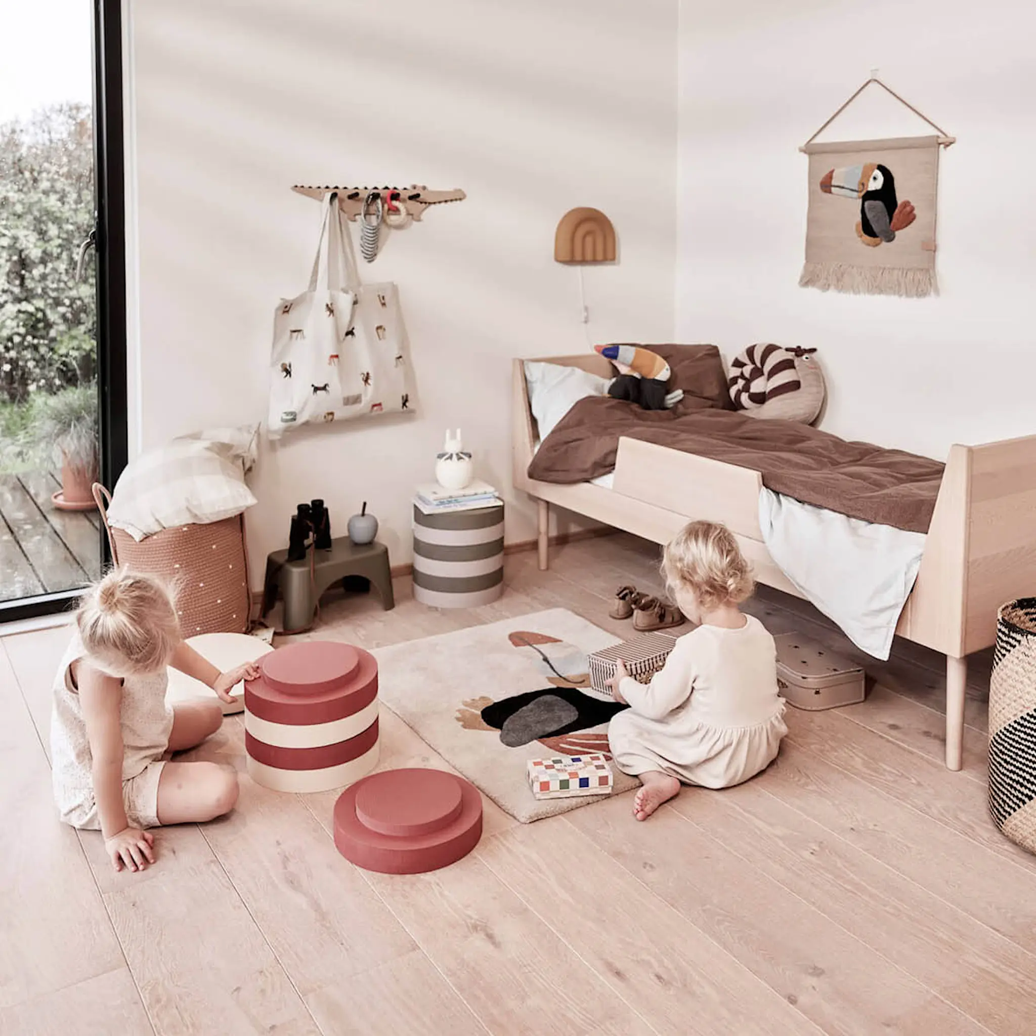 OYOY Rabbit pall 33x20x18 cm Olive