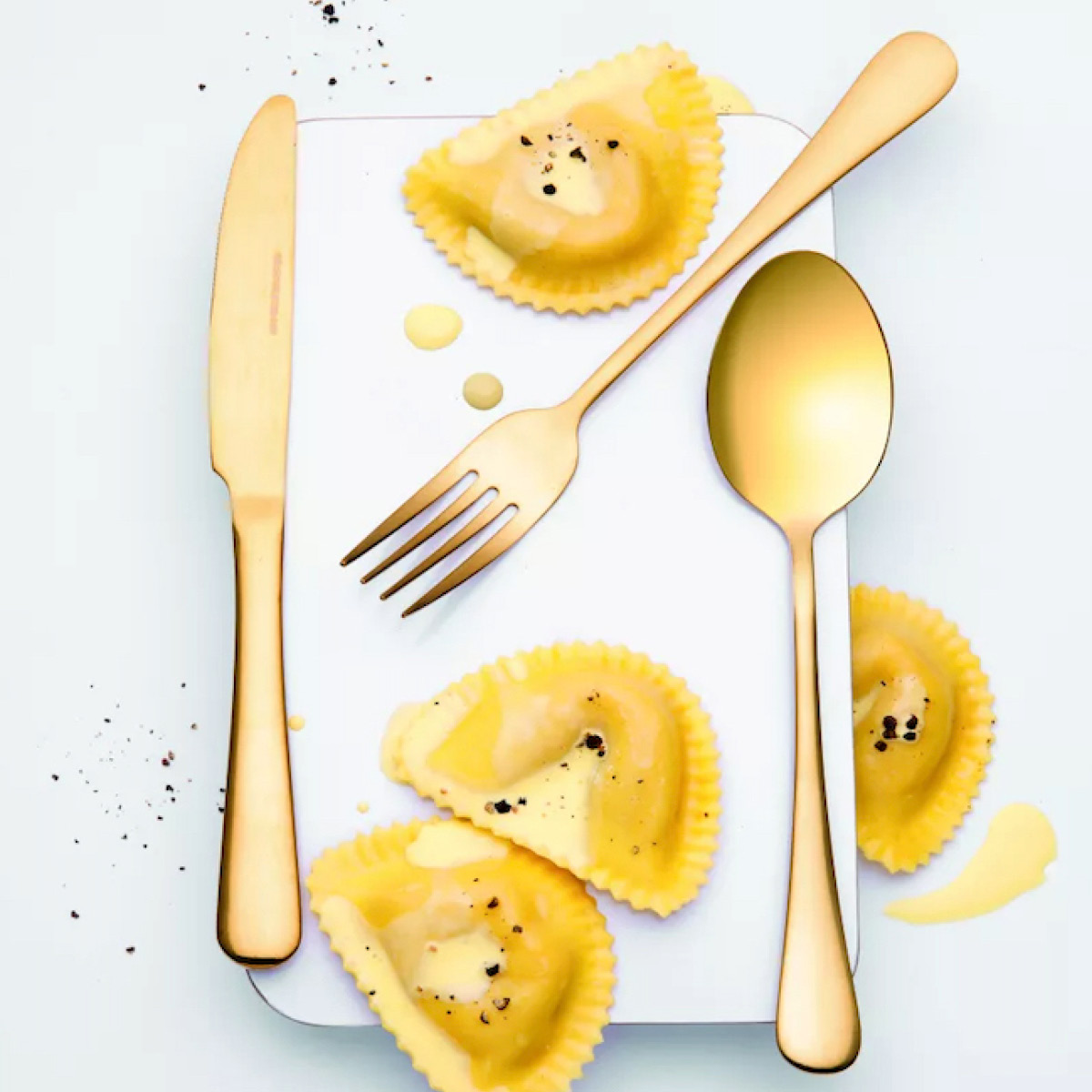 Eternum Napoli bestikksett 16 deler gull