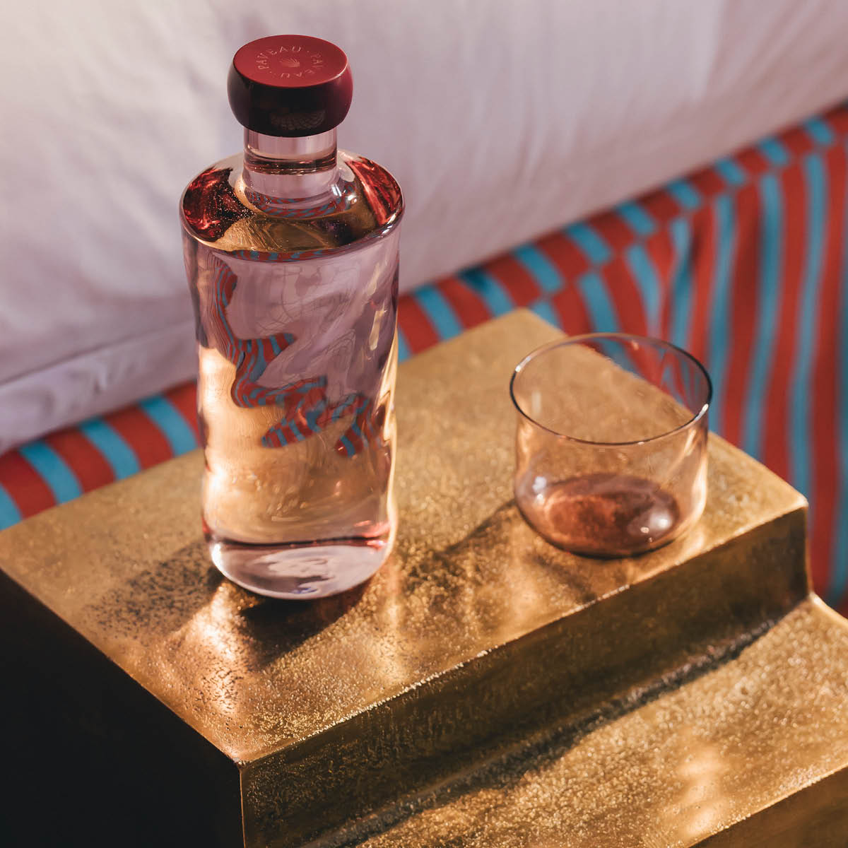 Paveau Swirl flaske medium 0,75L Slit