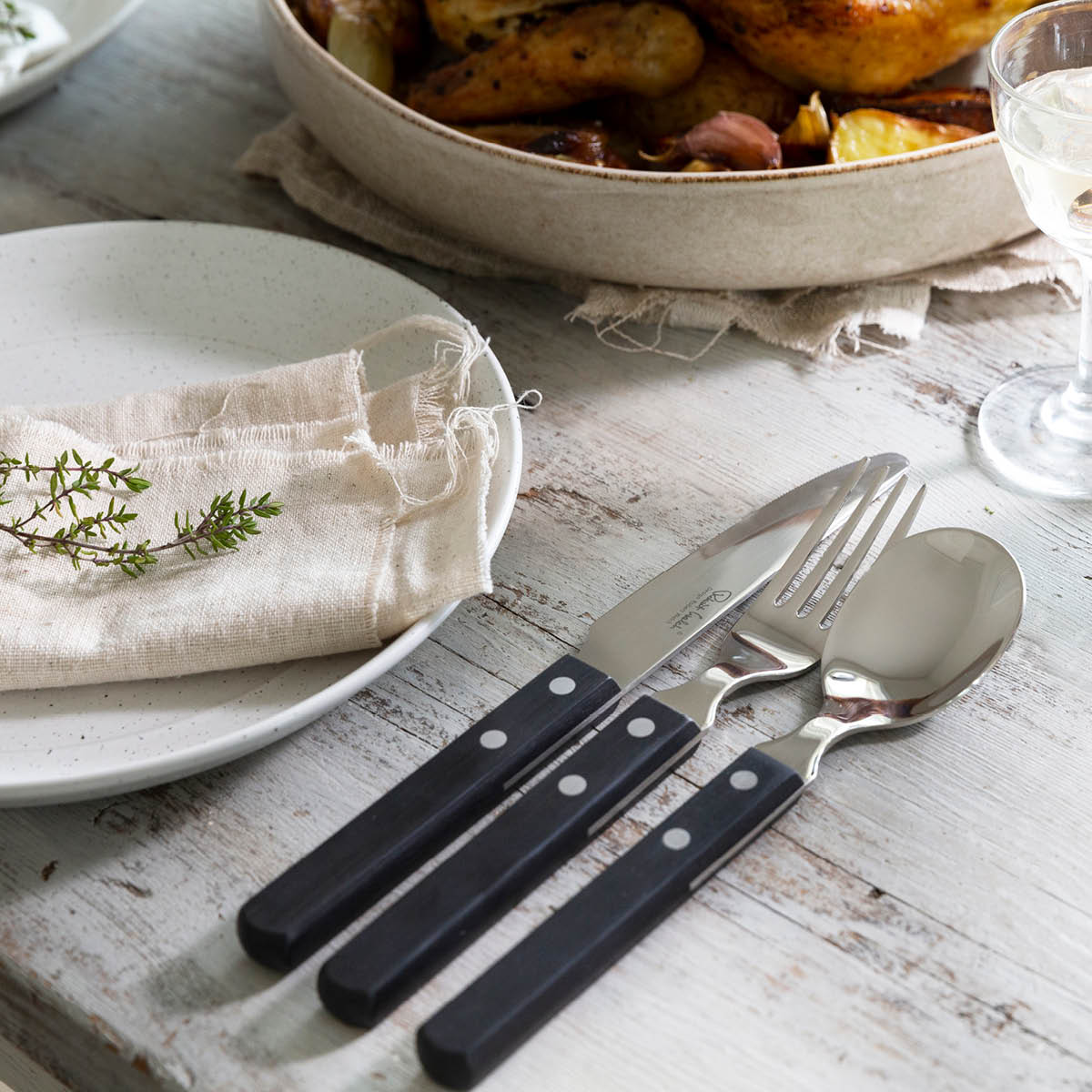 Robert Welch Trattoria bestickset 24 delar svart/stål