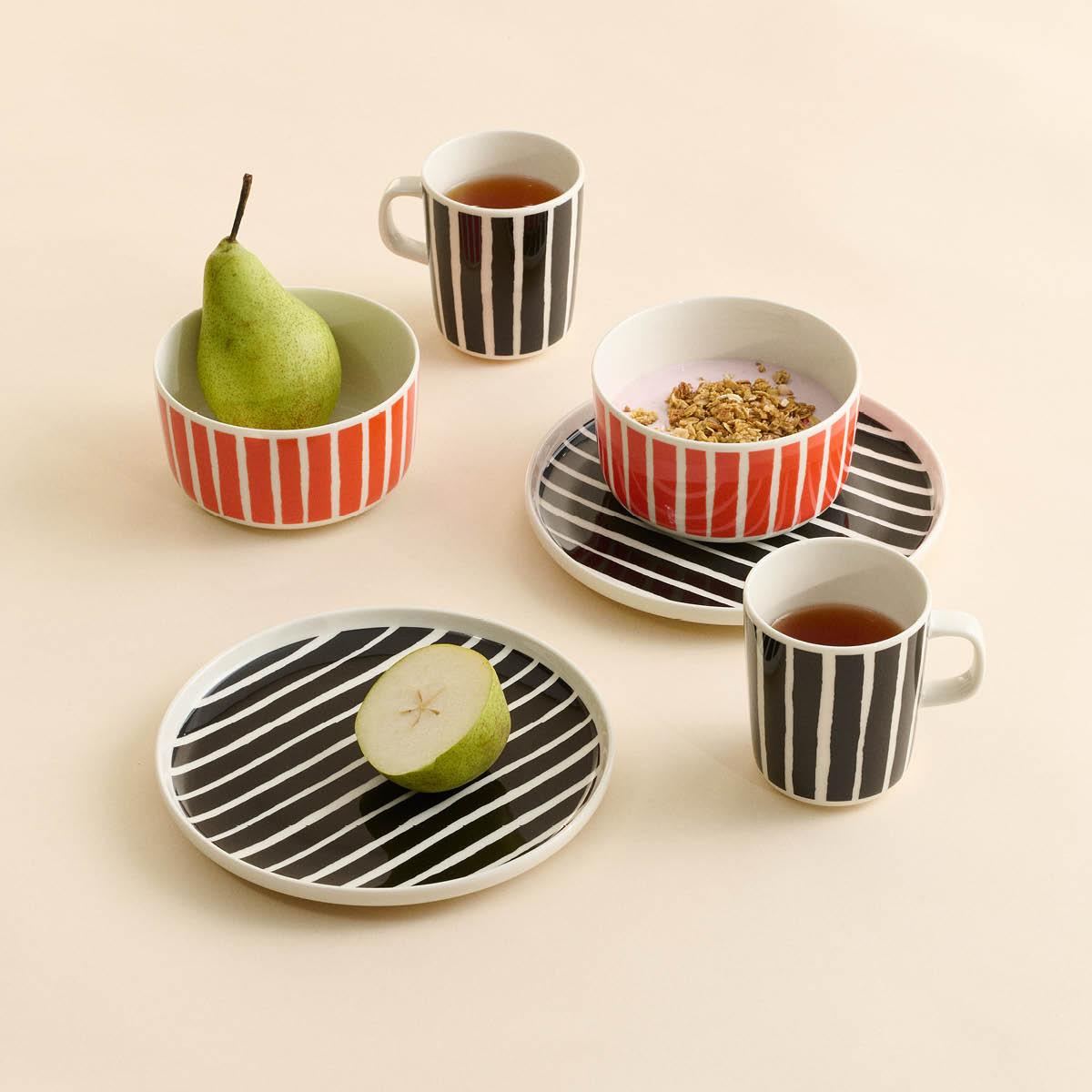 Marimekko Oiva Piccolo tallrik 20 cm vit/svart